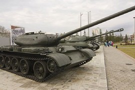 Báo Tây "vạch lá tìm sâu" xe tăng T-54 huyền thoại