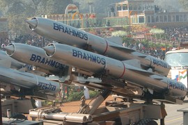 Việt Nam ký mua tên lửa BrahMos cuối năm nay?