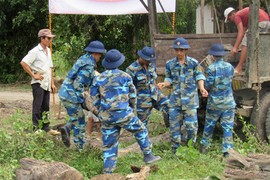 Chùm ảnh lính HQND Việt Nam lên vùng cao tình nguyện