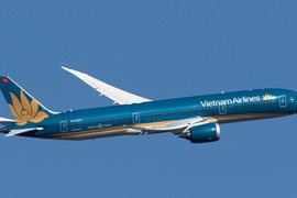 Máy bay Vietnam Airlines hạ cánh khẩn cấp cứu hành khách co giật