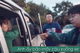 Video: Tài xế cầm gậy đòi "ăn người" và cái kết lăn lộn