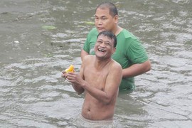 Thư Philippines: Nụ cười vẫn bừng sáng giữa hoang tàn siêu bão