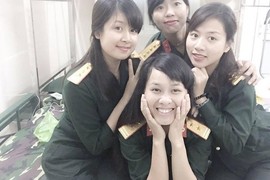 Đời thường của sĩ quan xinh đẹp gây sốt trong lễ diễu binh