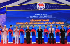 Cảng quốc tế Cam Ranh chính thức hoạt động