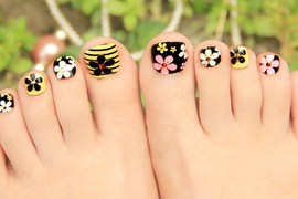 Những mẫu nail chân sành điệu hot nhất mùa hè này