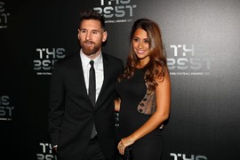 Gu thời trang đẹp lên từng ngày của vợ chồng cầu thủ Messi