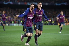 Messi chói sáng, Barca tiễn MU rời Champions League