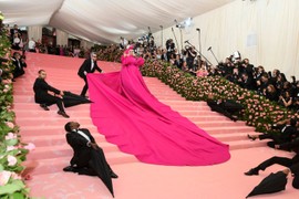 Giật mình với loạt trang phục kỳ lạ “khó đỡ” tại Met Gala 2019