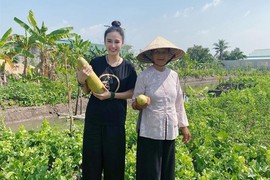 Angela Phương Trinh khoe cuộc sống bình dị khi trở về quê nội