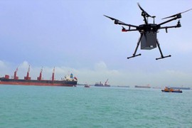 Singapore triển khai dịch vụ giao nhận hàng hóa ngoài khơi bằng drone