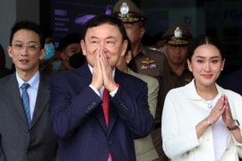 Vì sao ông Thaksin phải nhập viện điều trị?