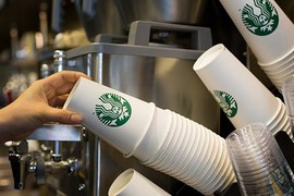 Starbucks lại bị kiện vì ăn gian lượng đồ uống