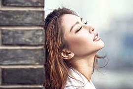 Vừa nhận chiếc que thử thai hai vạch, người yêu lạnh lùng “mắng” cả bố tôi 