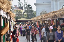 Cá kho Vũ Đại, nho Ninh Thuận đổ bộ “khu nhà giàu” Hà Nội