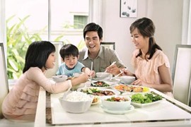 Nếu ăn cơm tối sau 19h điều gì sẽ xảy ra?