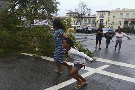 Chùm ảnh siêu bão Haiyan hung tợn tàn phá Philippines