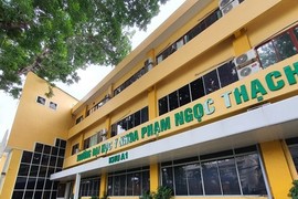 Yêu cầu Đại học Y khoa Phạm Ngọc Thạch trả học phí dư 