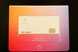 Tận mắt thẻ tín dụng Apple Card siêu sang chảnh của Apple