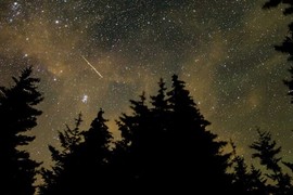 Đẹp nghẹt thở chùm ảnh mưa sao băng Perseid cực đại tuyệt nhất năm