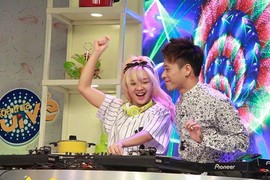 Trưởng nhóm nhảy kiêm nữ DJ Hà thành xinh đẹp 