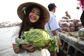 Dung nhan của cô gái được mẹ khuyên cách khéo chọn chồng