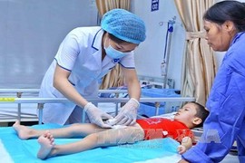 Hàng loạt bé trai bị sùi mào gà: Phạt chủ phòng khám 100 triệu