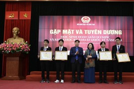 Vinh danh học sinh đoạt giải Olympic và Khoa học kỹ thuật quốc tế 2023