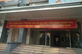 Dân nhà A1 treo băng rôn đòi quyền lợi sau vụ cháy: Chủ đầu tư nói gì?