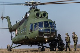 Khám máy trực thăng Mi-8 vừa rơi ở Nga, 18 người thiệt mạng