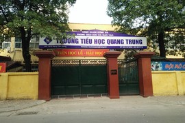 Cô giáo yêu cầu học sinh tát bạn học tường trình gì?