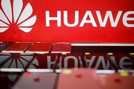 Huawei đuổi nhân viên Mỹ về nước