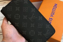 Nhân viên đóng gói ở sân bay Nội Bài trộm túi Louis Vuitton của khách