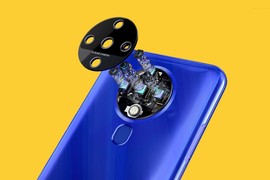 Smartphone màn hình 6,8 inch, 4 camera giá chỉ 125 USD 