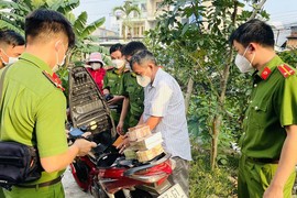 Những phi vụ buôn lậu vàng, USD cực lớn gây chấn động miền Tây