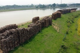 Bắc Ninh: Nhức nhối vấn nạn chiếm dụng đê điều ở làng nghề Phù Lãng