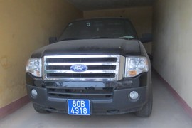 Cận cảnh xe khủng Ford Expedition của GĐ Công an Ninh Bình