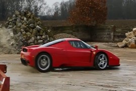 Xem nông dân Nga drift xe Ferrari siêu đỉnh