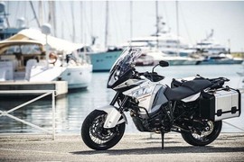 Vẻ "chuẩn man" của siêu mô tô KTM 1290 Super Adventure 2015 