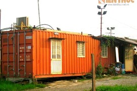 Tận mục bên trong nhà container cũ mèm ở Hà Nội