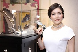 Những nữ đại gia giàu nứt đố đổ vách của showbiz Việt