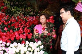 Không sợ bị chém khi mua hoa Valentine