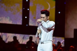 Cháy Cung Việt Xô, Quang Hà bật khóc huỷ liveshow