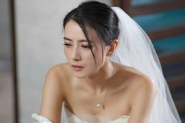 Đêm tân hôn, vợ nằm khóc ở nhà, nhận ảnh ái ân của chồng 