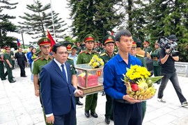 Hà Tĩnh: Truy điệu, an táng 11 liệt sĩ hi sinh tại Lào