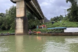 Tìm thấy thi thể 1 nạn nhân mất tích trên sông Hữu Trạch