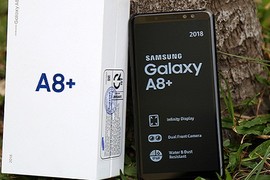 “Đập hộp” Galaxy A8+ bản thương mại mới ra mắt