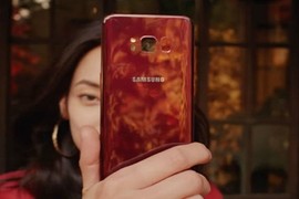 Galaxy S8 đỏ tía tái xuất, kình nhau với iPhone 8 RED