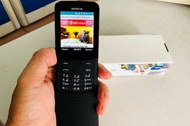 Mở hộp Nokia “quả chuối” 8110 4G cho người thích hoài cổ