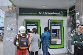 Ngân hàng Nhà nước lần thứ 2 “tuýt còi” tăng phí ATM