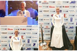 Ngắm robot Sophia duyên dáng trong tà áo dài Việt Nam